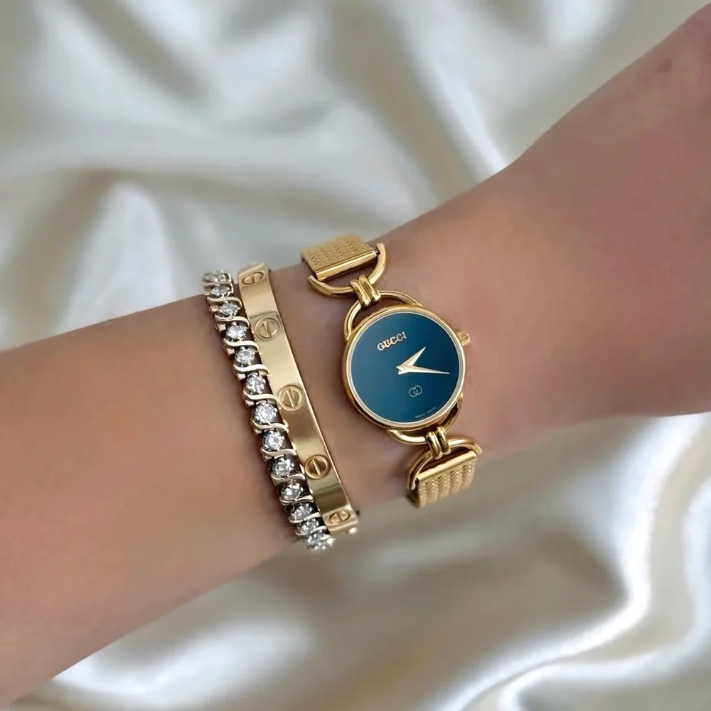 AUTHENTIC VINTAGE GUCCI GOLD WATCH - Picture 3 of 8